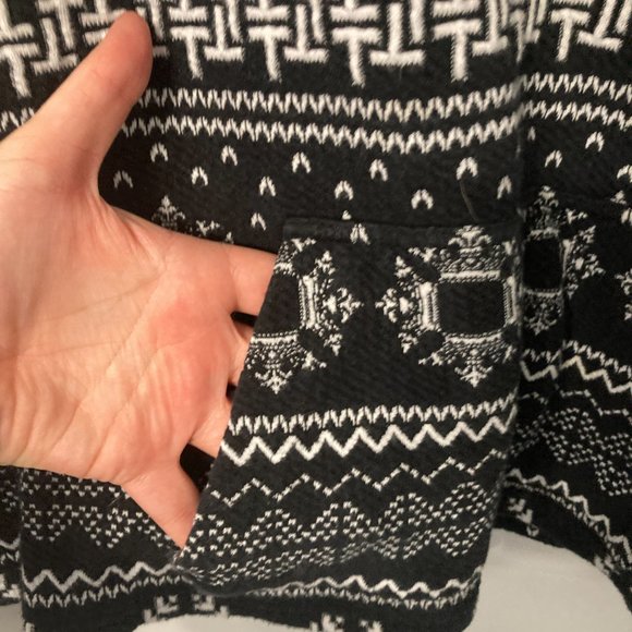 TONIA DEBELLIS Sweater Size XL Black White CHUNKY Cowl Neck Front Pocket Cozy - Picture 5 of 9